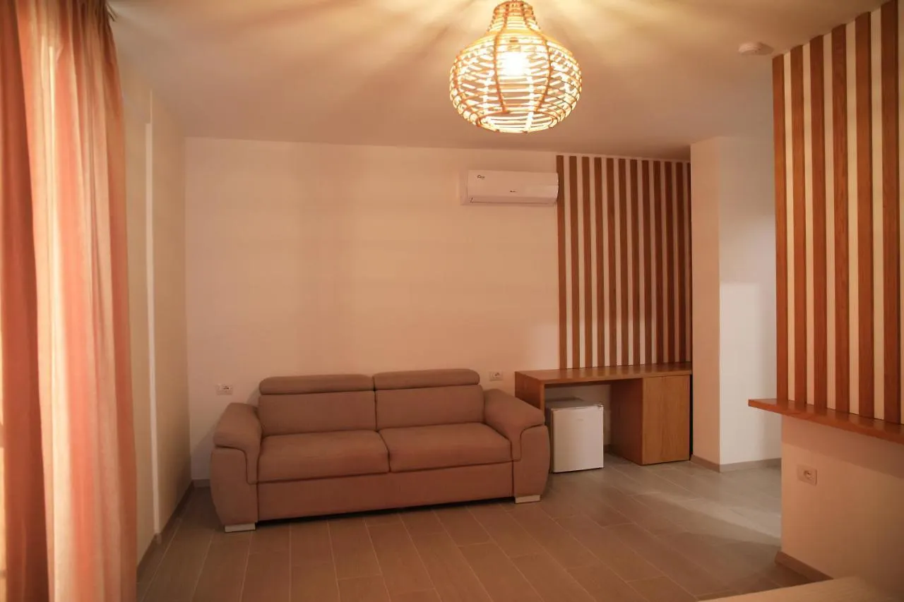 Hotel Serenity In Lezhe